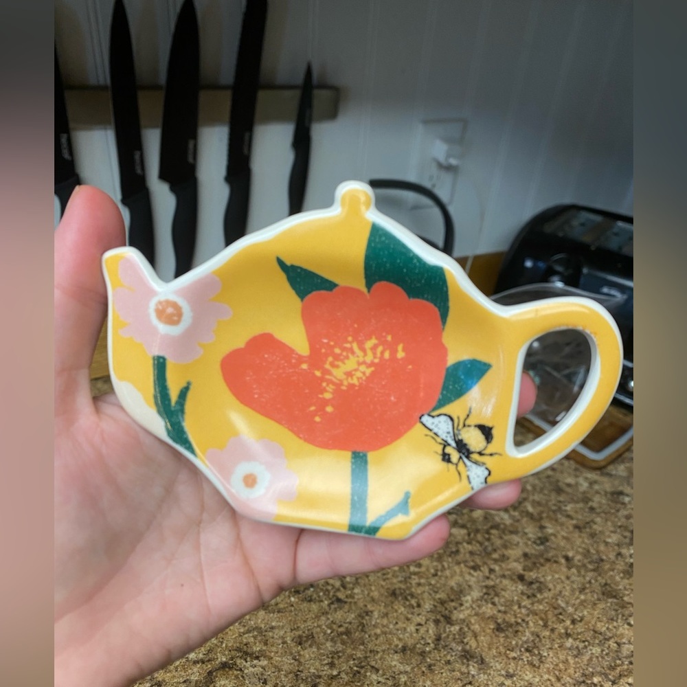 Teapot spoon rest